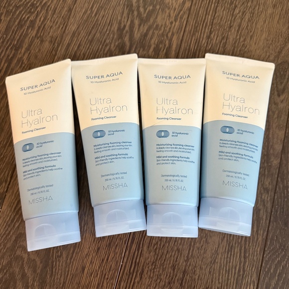 Super Aqua Hyaluron Facial Wash - Picture 1 of 1